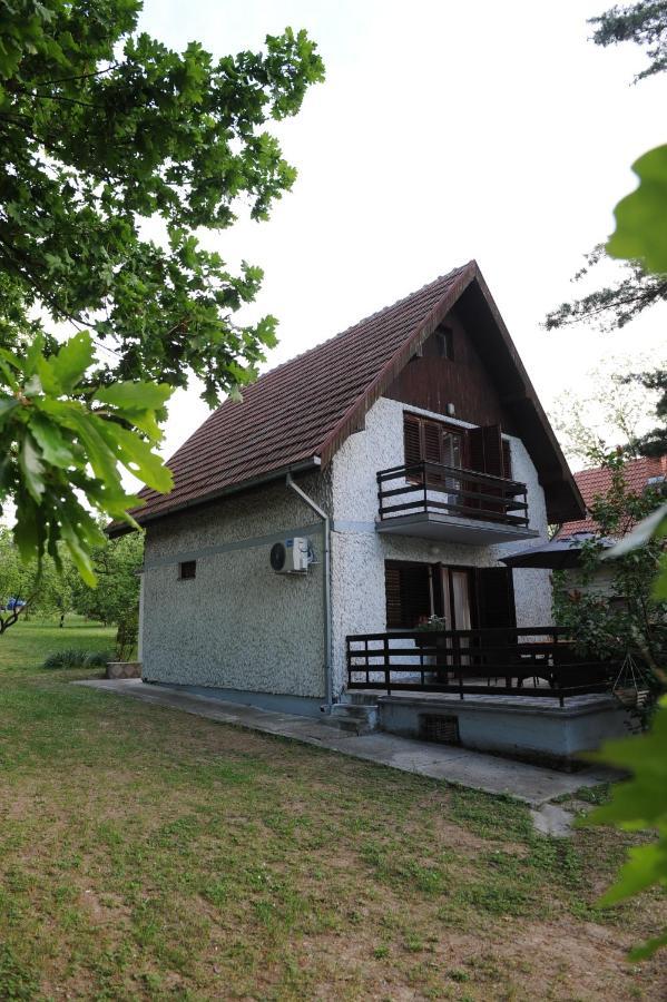 Vikend-Kuca Vevericji Kraj Vranić Exteriör bild